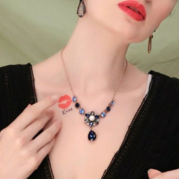 Blue Crystal Pearl Floral Vintage Gold Pendant Statement Necklace - Picture 4 of 7